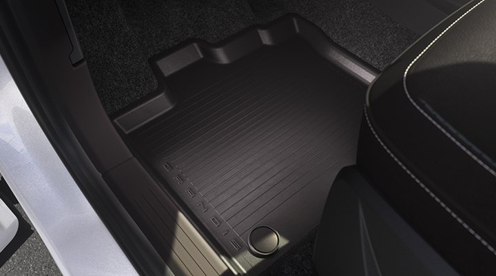 Nové Mitsubishi Grandis: Sada gumových rohoží