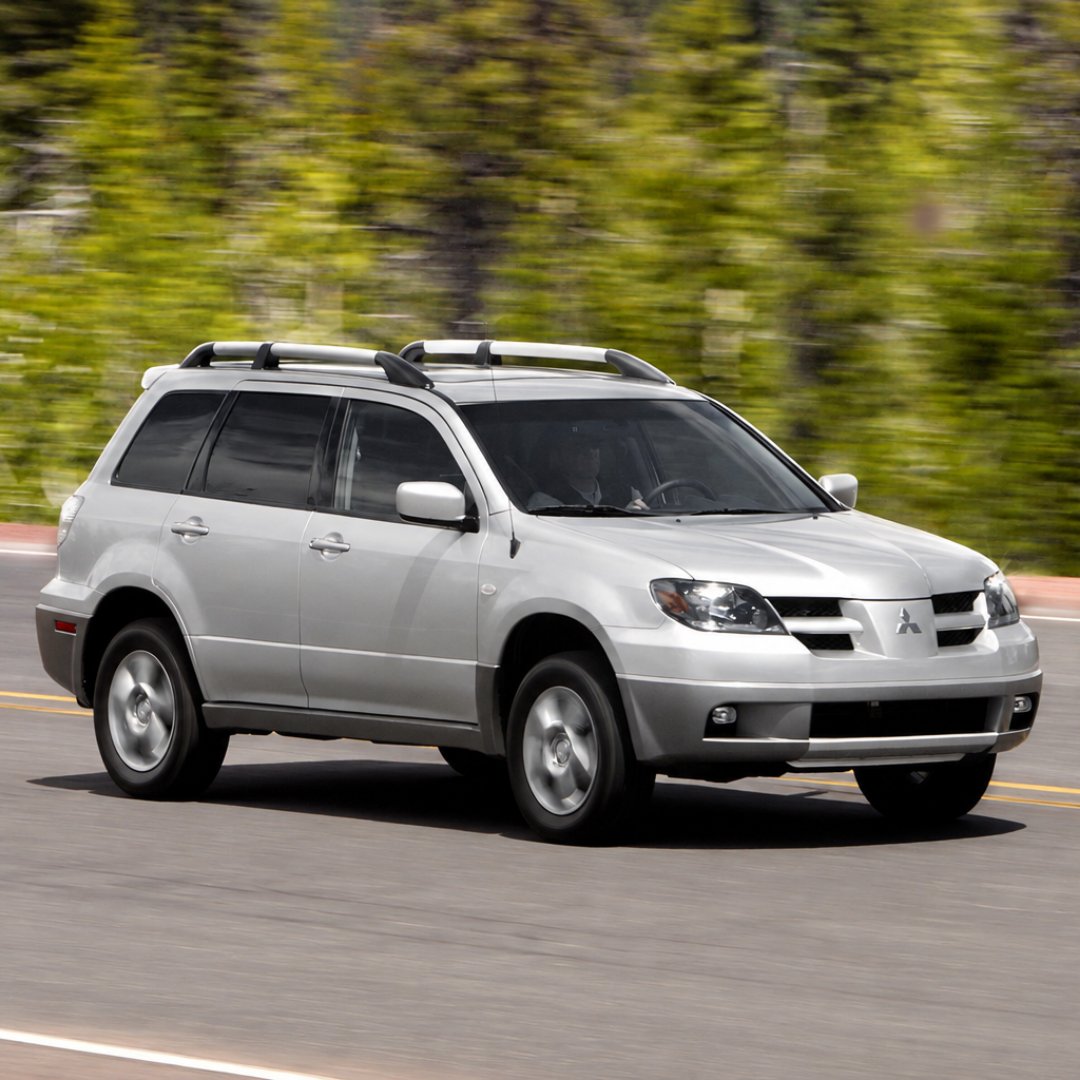 Mitsubishi Outlander PHEV 25 let - 1. generace